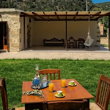 Leonton With A Private Pool